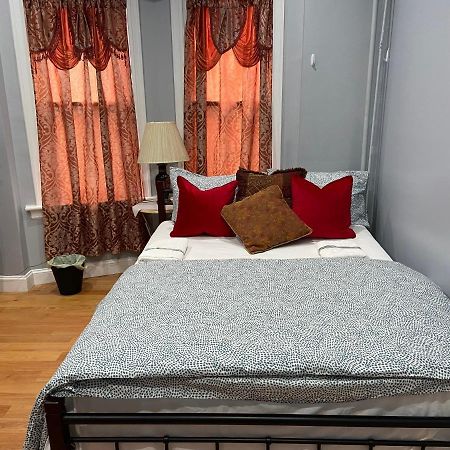 ניו יורק A Spacious Room In Queens מראה חיצוני תמונה