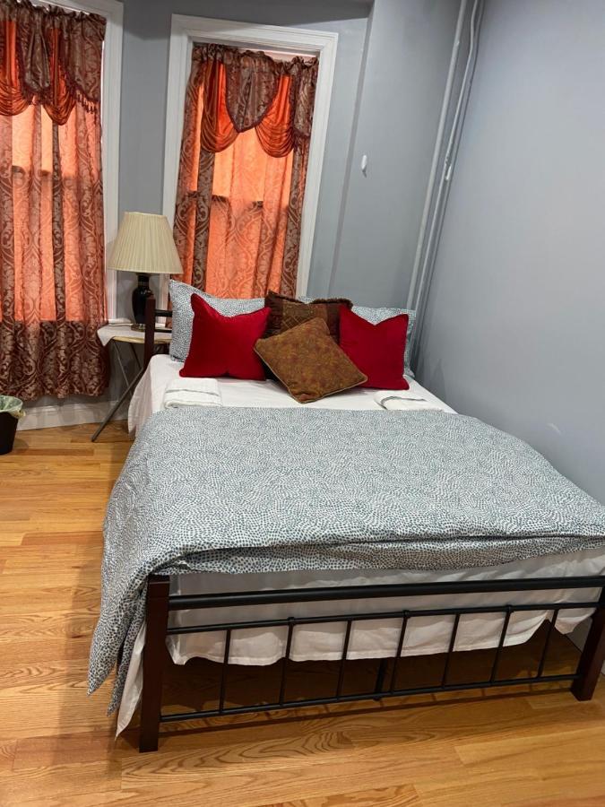 ניו יורק A Spacious Room In Queens מראה חיצוני תמונה