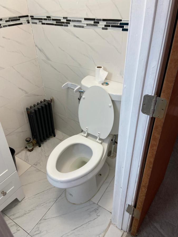 ניו יורק A Spacious Room In Queens מראה חיצוני תמונה